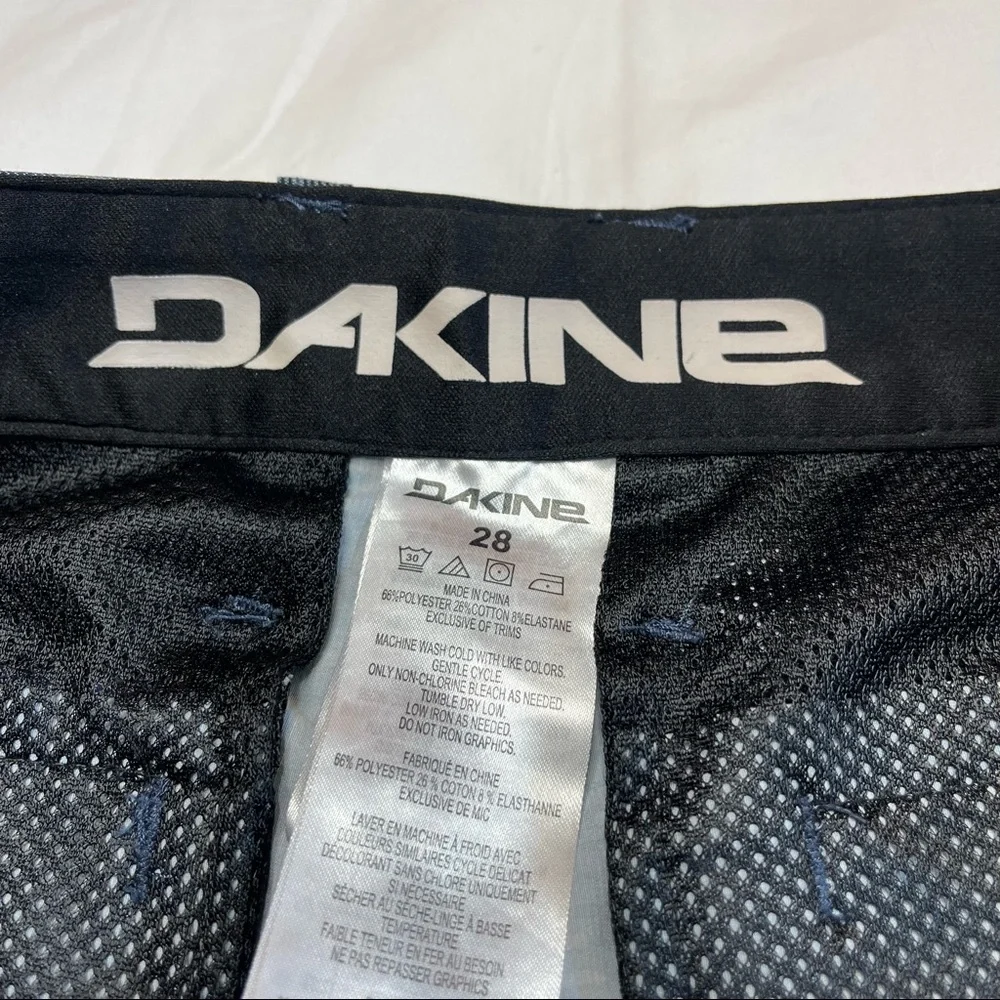 ✨HOST PICK✨Dakine Kokio Hybrid Shorts - Picture 3 of 7